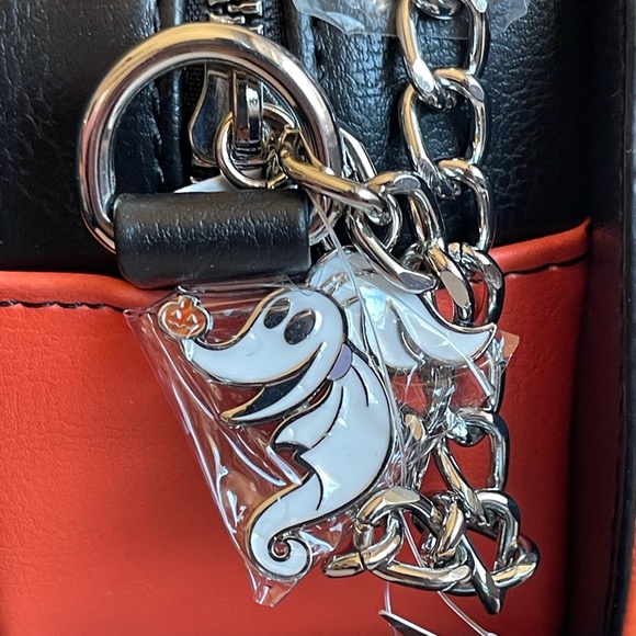 NEW Nightmare Before Christmas Jack Pumpkin Split Glow-In-The-Dark Crossbody Bag - Picture 8 of 10